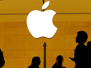 "آبل" تواجه دعوى قضائية بتهمة مراقبة الأجهزة الشخصية لموظفيها وإسكاتهم "آبل" تواجه دعوى قضائية بتهمة مراقبة الأجهزة الشخصية لموظفيها وإسكاتهم