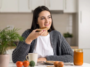 كيف تحافظين على صحتكِ ورشاقتكِ بأسلوبٍ متوازن ومستدام؟ كيف تحافظين على صحتكِ ورشاقتكِ بأسلوبٍ متوازن ومستدام؟