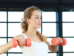 تمارين القوة للنساء: مفتاح اللياقة والصحة المثالية تمارين القوة للنساء: مفتاح اللياقة والصحة المثالية