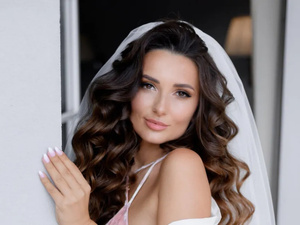 روتين العناية بشعر العروس: استعيدي لمعان وحيوية خصلاتك قبل الزفاف روتين العناية بشعر العروس: استعيدي لمعان وحيوية خصلاتك قبل الزفاف