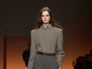 أسرار تنسيق اللون الرمادي في أزياء شتاء 2025 أسرار تنسيق اللون الرمادي في أزياء شتاء 2025