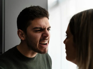 هل أنا شخصية نرجسية؟ اكتشفي الإجابة من خلال السمات المميزة