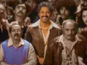 حاتم عمور يشوّق جمهوره لعمله الجديد "الدرب"