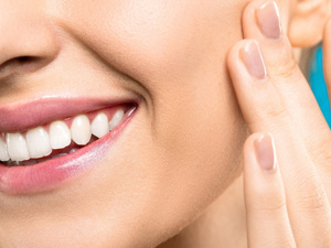 تبييض الأسنان بتقنية زوم: كل ما تحتاجين معرفته لتحقيق ابتسامة ناصعة تبييض الأسنان بتقنية زوم: كل ما تحتاجين معرفته لتحقيق ابتسامة ناصعة