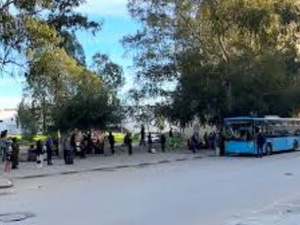 أزمة النقل العمومي في طنجة: فوضى متزايدة وحلول غائبة أزمة النقل العمومي في طنجة: فوضى متزايدة وحلول غائبة