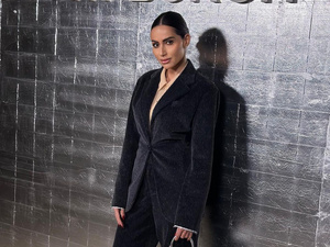 حصاد 2024: موضة البدلات الرسمية تتألق على السجادة الحمراء وفي إطلالات النجمات العربيات حصاد 2024: موضة البدلات الرسمية تتألق على السجادة الحمراء وفي إطلالات النجمات العربيات