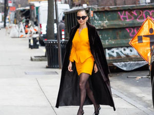 تنانير قصيرة.. إطلالات ساحرة من وحي النجمات العالميات تنانير قصيرة.. إطلالات ساحرة من وحي النجمات العالميات