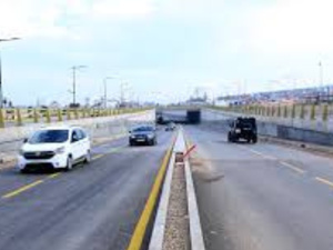 افتتاح نفق بطريق أزمور في الدار البيضاء لتخفيف الازدحام المروري افتتاح نفق بطريق أزمور في الدار البيضاء لتخفيف الازدحام المروري