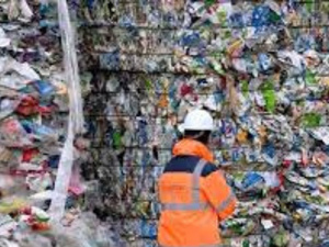 الاقتصاد الدائري: دعم المغاربة لمكافحة النفايات البلاستيكية في ازدياد الاقتصاد الدائري: دعم المغاربة لمكافحة النفايات البلاستيكية في ازدياد