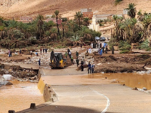 لجنة "نداء طاطا" تطالب بإجراءات عاجلة لإنصاف ضحايا الفيضانات لجنة "نداء طاطا" تطالب بإجراءات عاجلة لإنصاف ضحايا الفيضانات