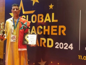 الأستاذ المغربي مسعود عربية يفوز بجائزة "المعلم العالمية" لعام 2024 الأستاذ المغربي مسعود عربية يفوز بجائزة "المعلم العالمية" لعام 2024