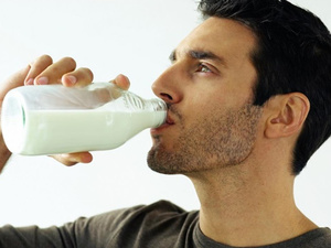 شرب الحليب يوميًا يقلل من خطر سرطان القولون والمستقيم شرب الحليب يوميًا يقلل من خطر سرطان القولون والمستقيم