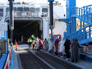 العاملات الموسميات ينطلقن للعمل في القطاع الفلاحي بإسبانيا العاملات الموسميات ينطلقن للعمل في القطاع الفلاحي بإسبانيا