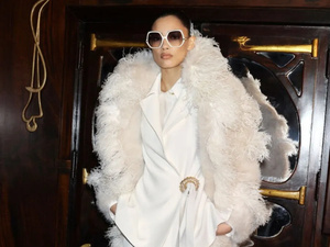 مجموعة إيلي صعب ما قبل خريف 2025: رحلة فاخرة في عالم الأناقة والجمال مجموعة إيلي صعب ما قبل خريف 2025: رحلة فاخرة في عالم الأناقة والجمال