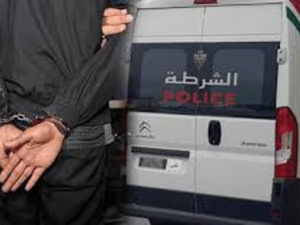 توقيف شخص مشتبه في ارتباطه بشبكة للهجرة غير المشروعة والاتجار بالبشر في الحسيمة توقيف شخص مشتبه في ارتباطه بشبكة للهجرة غير المشروعة والاتجار بالبشر في الحسيمة