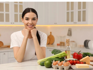 فوائد وأضرار الكرياتين للنساء: اختصاصية تغذية تجيب فوائد وأضرار الكرياتين للنساء: اختصاصية تغذية تجيب