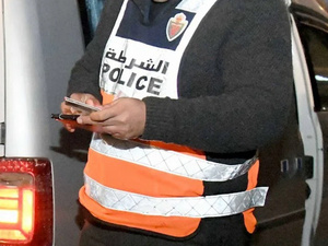 توقيف شرطي في الدار البيضاء بتهمة التحرش أثناء أداء مهامه توقيف شرطي في الدار البيضاء بتهمة التحرش أثناء أداء مهامه