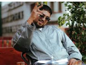 لارتيست يعود بألبومه الأول بعد غياب دام أربع سنوات