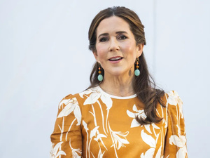 أقراط عصرية في متناول الجميع تتزين بها الملكات والأميرات أقراط عصرية في متناول الجميع تتزين بها الملكات والأميرات