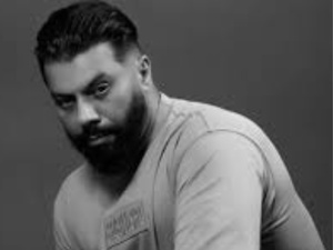 مسلم يعود بقوة إلى الساحة الفنية بأغنيته الجديدة "برّاني" مسلم يعود بقوة إلى الساحة الفنية بأغنيته الجديدة "برّاني"