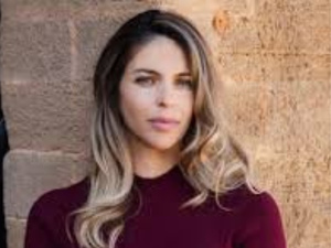 المخرجة صوفيا علوي تحظى بدعم قطري لفيلمها الجديد "طرفاية" المخرجة صوفيا علوي تحظى بدعم قطري لفيلمها الجديد "طرفاية"