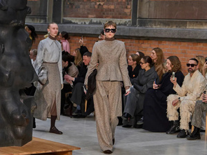 أسبوع كوبنهاغن للموضة يعيد أناقة الثمانينيات إلى الواجهة أسبوع كوبنهاغن للموضة يعيد أناقة الثمانينيات إلى الواجهة