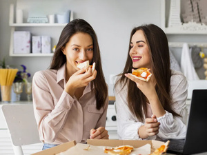 التغذية في عصر السرعة: كيف تؤثر الأطعمة السريعة على صحتنا؟ التغذية في عصر السرعة: كيف تؤثر الأطعمة السريعة على صحتنا؟