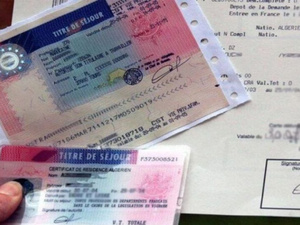 المغاربة يتصدرون قائمة الجنسيات الأكثر استفادة من تصاريح الإقامة في فرنسا المغاربة يتصدرون قائمة الجنسيات الأكثر استفادة من تصاريح الإقامة في فرنسا