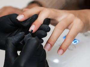 5 أفكار رائعة لتصميم الأظافر بمناسبة عيد الحب: القلوب في كل مكان! 5 أفكار رائعة لتصميم الأظافر بمناسبة عيد الحب: القلوب في كل مكان!