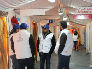 المستشفى المتنقل بإملشيل: مبادرة ملكية تواصل تقديم الرعاية الصحية للساكنة في ظل موجة البرد القارس المستشفى المتنقل بإملشيل: مبادرة ملكية تواصل تقديم الرعاية الصحية للساكنة في ظل موجة البرد القارس