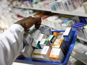 وزارة الصحة تخفض أسعار 27 دواءً من بينها أدوية لعلاج السرطان وزارة الصحة تخفض أسعار 27 دواءً من بينها أدوية لعلاج السرطان