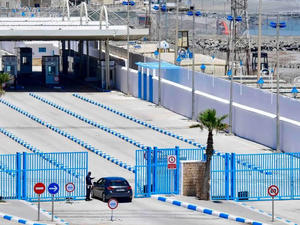 المغرب وإسبانيا يبدآن النشاط الجمركي في سبتة ومليلية بعد نجاح العمليات الأولية المغرب وإسبانيا يبدآن النشاط الجمركي في سبتة ومليلية بعد نجاح العمليات الأولية