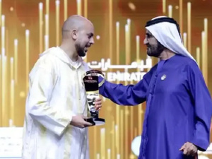 صناع الأمل 2025 : أحمد زينون يفوز باللقب بفضل مبادرته الإنسانية لأطفال القمر صناع الأمل 2025 : أحمد زينون يفوز باللقب بفضل مبادرته الإنسانية لأطفال القمر