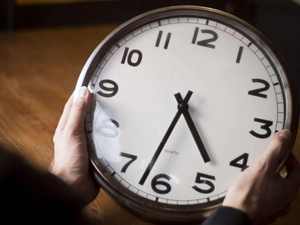 المغرب يعود إلى توقيت غرينتش خلال شهر رمضان: تكييف الزمن مع روحانية الشهر الفضيل المغرب يعود إلى توقيت غرينتش خلال شهر رمضان: تكييف الزمن مع روحانية الشهر الفضيل