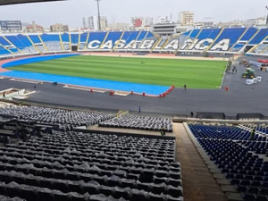 ملعب محمد الخامس بحلة جديدة: انتهاء عملية تعشيب الأرضية واستمرار أعمال التأهيل