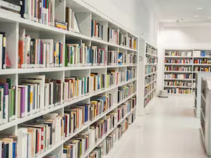 باحث مغربي يترجم كتاب "ثبات الموقف من العصر التقني" لمارتن هايدجر إلى العربية
