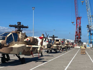 وصول أولى مروحيات أباتشي AH-64E إلى القاعدة الجوية بخريبكة: تعزيز جديد لقدرات المغرب الدفاعية وصول أولى مروحيات أباتشي AH-64E إلى القاعدة الجوية بخريبكة: تعزيز جديد لقدرات المغرب الدفاعية