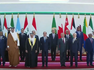 القمة العربية تدعو إلى خفض التصعيد في فلسطين خلال رمضان القمة العربية تدعو إلى خفض التصعيد في فلسطين خلال رمضان