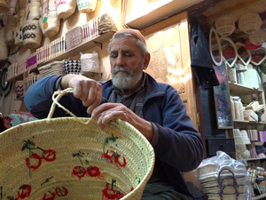 قفف الدوم المراكشية: حرفة تقليدية تقاوم الاندثار قفف الدوم المراكشية: حرفة تقليدية تقاوم الاندثار