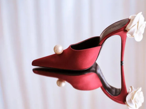 8 أحذية أنيقة تناسب العباية لإطلالات رمضان 2025 8 أحذية أنيقة تناسب العباية لإطلالات رمضان 2025