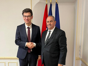 تعاون مغربي فرنسي لتعزيز البحث العلمي وتطوير الجامعات تعاون مغربي فرنسي لتعزيز البحث العلمي وتطوير الجامعات