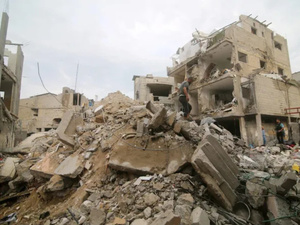 غزة تحت القصف: مأساة إنسانية متفاقمة وتصعيد إقليمي يهدد الاستقرار غزة تحت القصف: مأساة إنسانية متفاقمة وتصعيد إقليمي يهدد الاستقرار