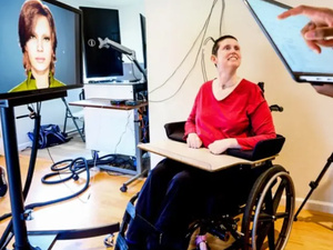 غرسة دماغية مدعومة بالذكاء الاصطناعي يعيد النطق لامرأة بعد 18 عاماً من الصمت غرسة دماغية مدعومة بالذكاء الاصطناعي يعيد النطق لامرأة بعد 18 عاماً من الصمت