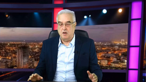 لسنا أغبياء وهم ليسوا عباقرة... إنهم فقط يدعمون الفاشل حتى ينجح