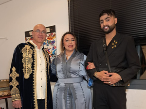 الفنان حسن الحسيمي "الخطير بالبندير" يتألق في حفل العيد بفرنسا رفقة نجوم الأغنية المغربية الفنان حسن الحسيمي "الخطير بالبندير" يتألق في حفل العيد بفرنسا رفقة نجوم الأغنية المغربية