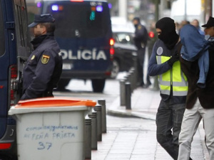 الاتجار بالبشر وتهريب المهاجرين: تحديات وحلول الاتجار بالبشر وتهريب المهاجرين: تحديات وحلول