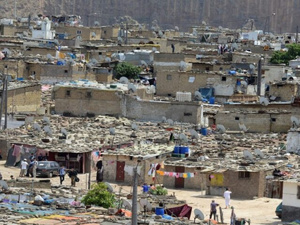 وقفة احتجاجية لسكان دور الصفيح في سيد يحيى زعير للمطالبة بتسليم الشقق السكنية