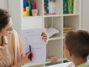 العنف ضد رجال ونساء التعليم: أسباب وحلول من منظور نفسي واجتماعي العنف ضد رجال ونساء التعليم: أسباب وحلول من منظور نفسي واجتماعي