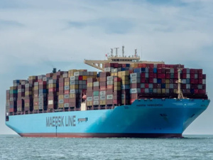 شركة Maersk تدحض مزاعم تورطها في نقل شحنات عسكرية إلى إسرائيل عبر مينائي البيضاء وطنجة شركة Maersk تدحض مزاعم تورطها في نقل شحنات عسكرية إلى إسرائيل عبر مينائي البيضاء وطنجة