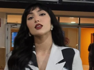 إيمان بطمة تتألق بإطلالة تجمع بين الكلاسيكية والعصرية إيمان بطمة تتألق بإطلالة تجمع بين الكلاسيكية والعصرية